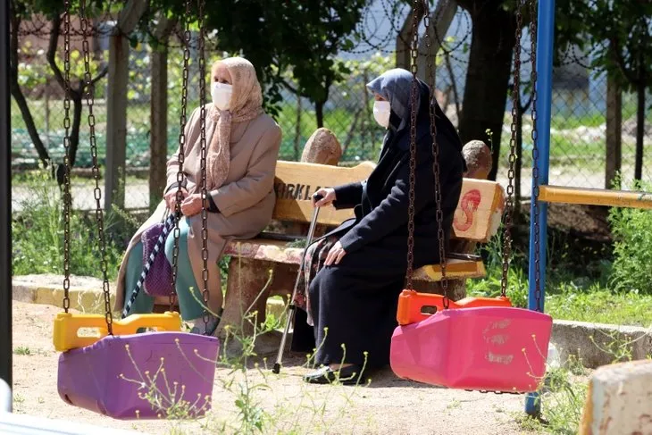 65 yaş üstü vatandaşlar 50 gün sonra sokakta! İşte o görüntüler