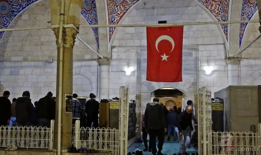 Regaip Kandili'nde vatandaşlardan yoğun ilgi! Camiler doldu taştı: Eller semaya açıldı 6