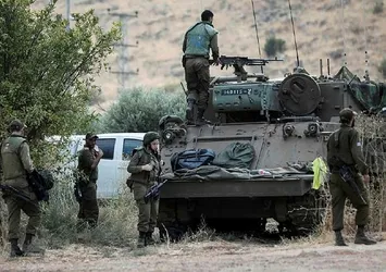 İsrail bombaladı Lübnan sığınakları açtı