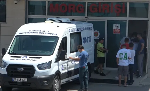 antalyada-kanyonda-feci-olum-basina-tas-dustu-1657804627962.jpg Antalya’da kanyonda feci ölüm! Başına taş düştü - 3