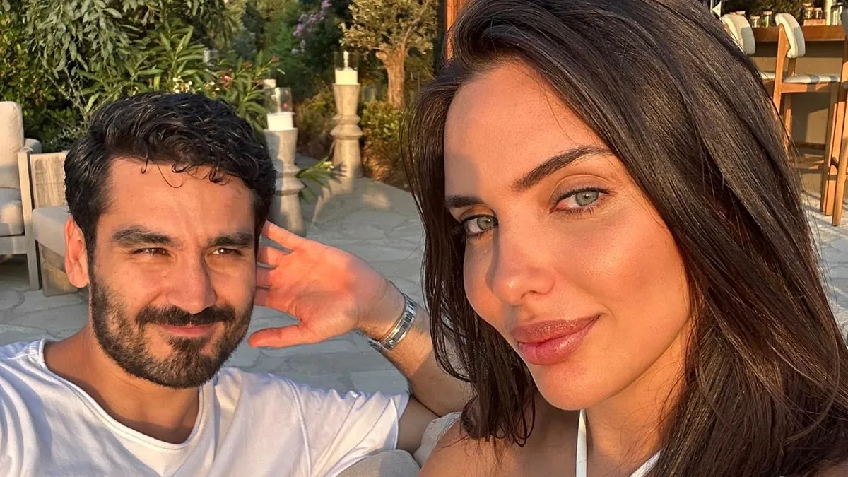 Sara Gündoğan'dan üçüncü doğum sonrası fit kareler