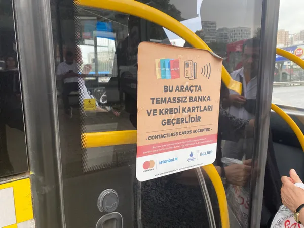 1692169467221.jpg İstanbulkart'ı evde unuttuysanız yandınız! Büyük soygun: Kredi kartıyla metrobüs 60, otobüs 30 TL