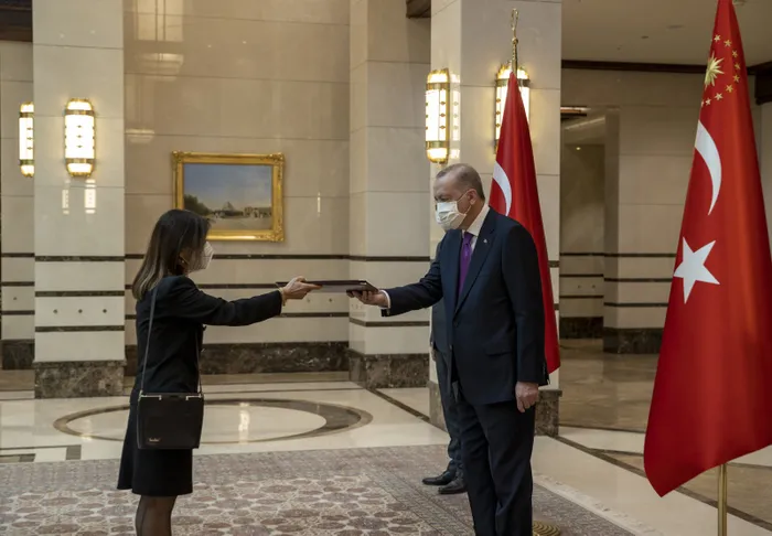 Son dakika: Başkan Erdoğan’dan Külliye’de önemli kabuller! Güven mektubu sundular
