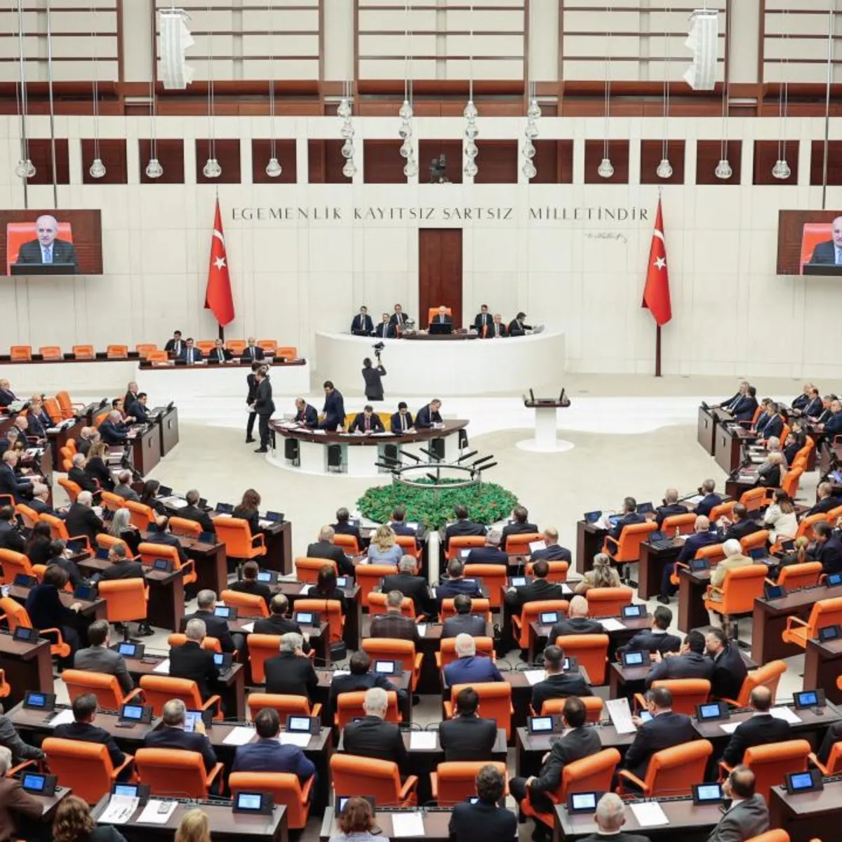 TBMM'ye sunulan çerçeve yasa taslağı: PKK/KCK'nın silahsızlanması halinde soruşturma ve cezaların ertelenmesi öngörülüyor