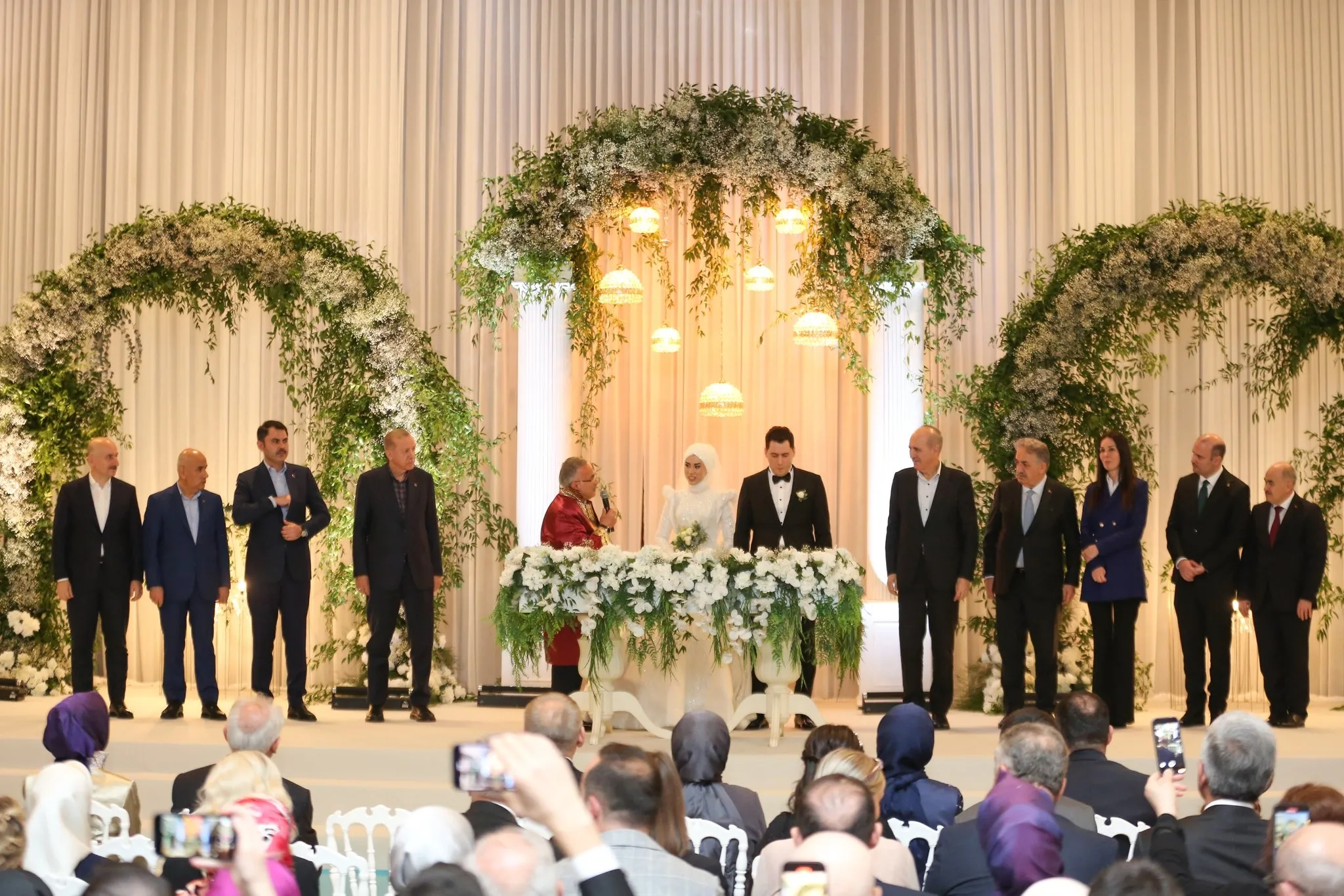Başkan Erdoğan Samsun Büyükşehir Belediye Başkanı Mustafa Demir'in oğlunun nikah törenine katıldı