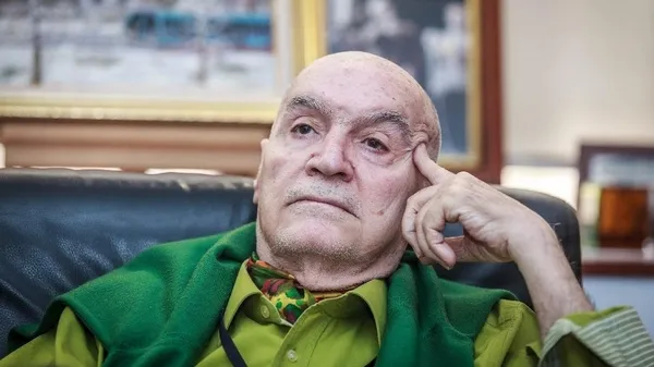 son-dakika-spor-basininin-duayen-ismi-hincal-uluc-83-yasinda-hayatini-kaybetti-hincal-uluc-kimdir-1668981956260.jpg Son dakika: Spor basınının duayen ismi Hıncal Uluç 83 yaşında hayatını kaybetti! Hıncal Uluç kimdir? - 8