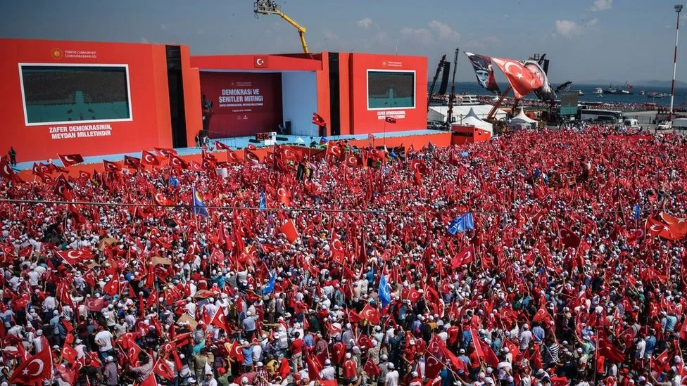 ak-parti-25-yasinda-iste-ceyrek-asrin-secim-sarkilari-1786699519040.jpg (foto:ahaber.com.tr)