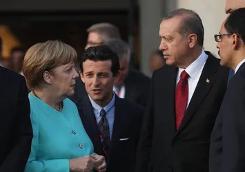 Almanya Başbakanı Merkel'den Türkiye'ye övgü dolu sözler! Yeni bir dönemin sinyallerini bu sözlerle verdi