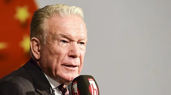 Artı 1 TV iddialarının ardından Yılmaz Özdil’e demediğini bırakmayan Uğur Dündar’dan tarihi tornistan!