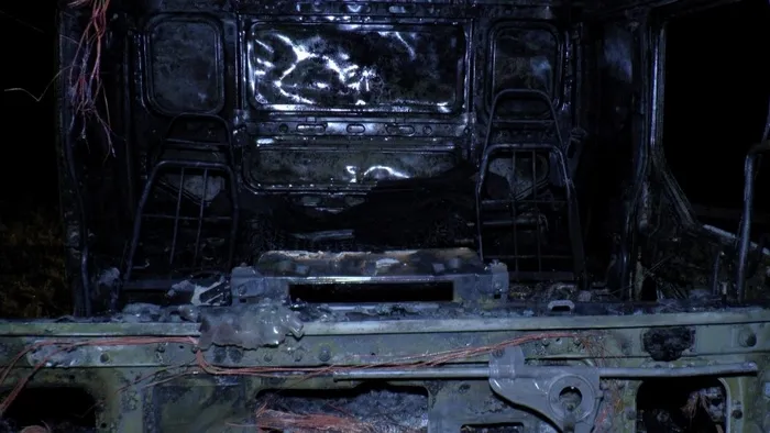 Kuzey Marmara Otoyolu’nda metal yüklü TIR alev alev yandı - 1