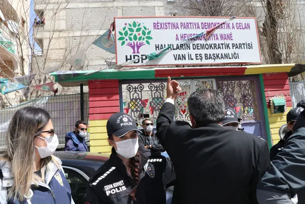 Son dakika | Van'daki evlat nöbetinde skandal olay! HDP'lilerden çirkin hareket - 4