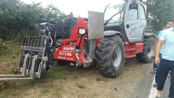 İşçi servisiyle iş makinesi çarpıştı: 6 yaralı - 1
