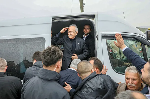 hatay-valiligi-hatay-buyuksehir-belediyesi-personelince-turk-bayraklari-kaldirildi-olay-hakkinda-sorusturma-ba-1678806085082.jpg Hatay Valiliği: Hatay Büyükşehir Belediyesi personelince Türk bayrakları kaldırıldı! Olay hakkında soruşturma başlatıldı - 3