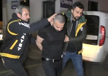 Ev arkadaşını öldürüp kafasını buzdolabında sakladı! Mahkemede "Berber yaptırdı" dedi