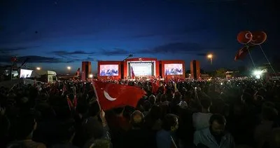 Atatürk Havalimanı'ndaki 15 Temmuz buluşmasından fotoğraflar