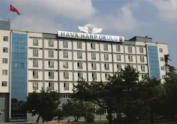 Hava Harp Okulu dekanı Ayvalık'ta yakalandı!