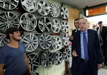Cumhurbaşkanı Edoğan'dan çat kapı esnaf ziyareti
