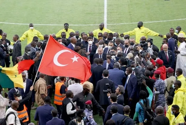 Başkan Recep Tayyip Erdoğan Senegal’de Türk şirketlerin inşa ettiği stadyumun açılış törenine katıldı