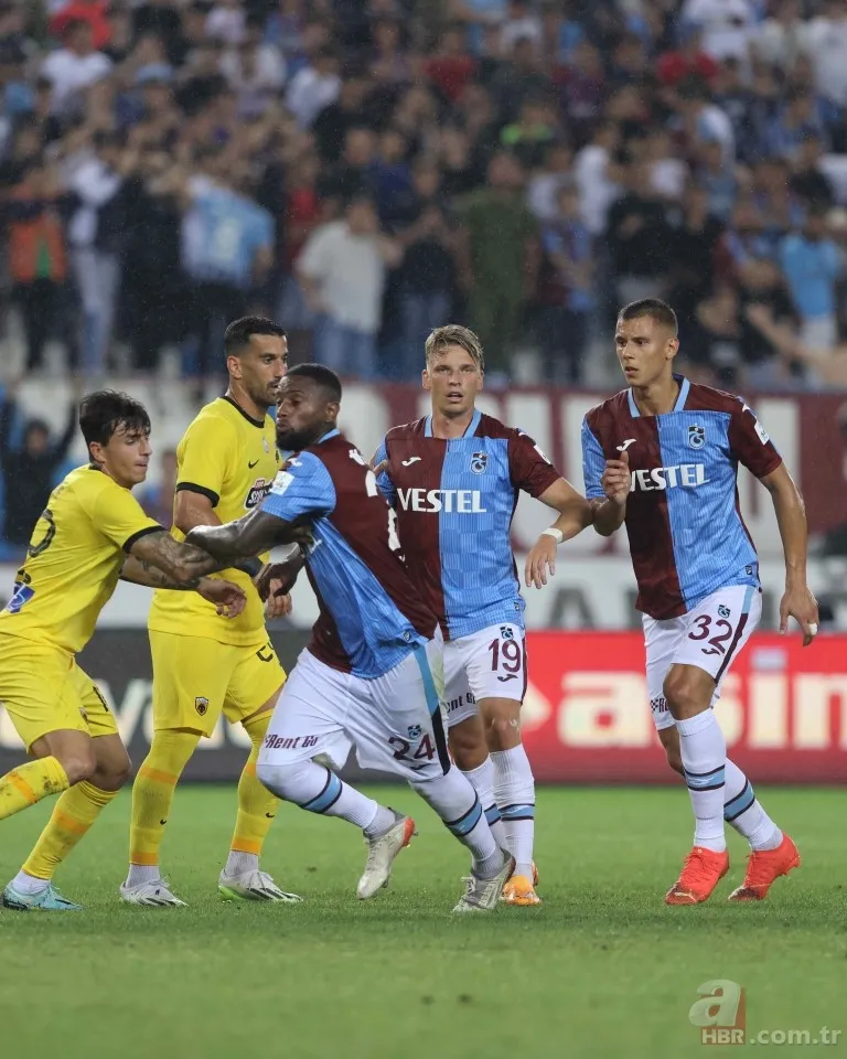 Trabzonspor- AEK maçında Benkovic sakatlandı! Kanlar içinde kaldı… | İşte o anlar... 19