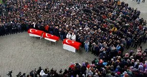 Maden şehitlerinin son fotoğrafları duygulandırdı