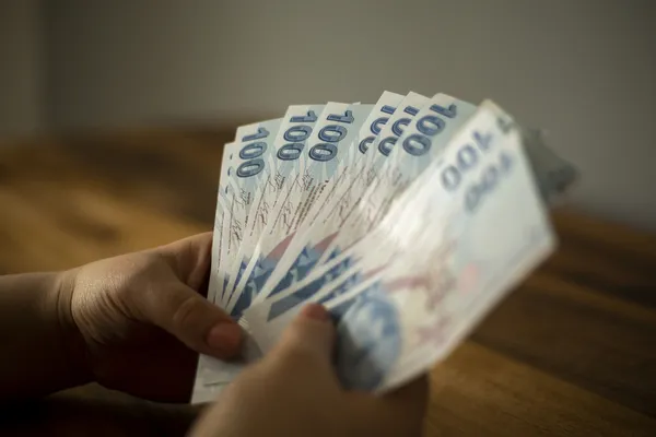 Yıllara göre asgari ücret zam oranları! 2022 asgari ücret ne kadar olur? Tahmini Asgari ücret artarsa memur maaşı artacak mı?