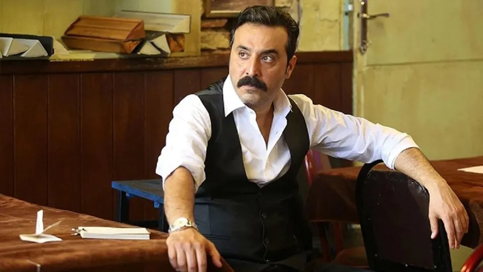 Mustafa Üstündağ ikinci kez nikah masasına oturdu! Eşi bakın kim çıktı