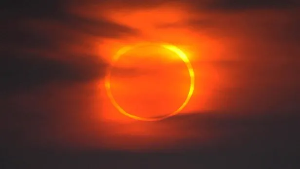 gunes-tutulmasi-2022-saat-kacta-25-ekim-gunes-tutulmasi-turkiyede-nereden-gorulecek-gunes-tutulmasi-nasil-izle-1666607251055.jpg 25 Ekim Güneş Tutulması Türkiye'de nereden görülecek? Güneş Tutulması 2022 saat kaçta? Güneş Tutulması nasıl izlenir? - 4