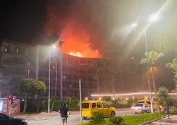 Antalya'da otel yangını! Müşteriler binadan tahliye edildi