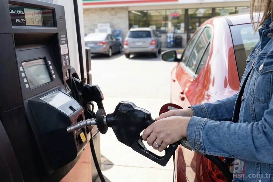 Akaryakıtta indirim kapıda: Benzin ve motorin fiyatları geriliyor 8