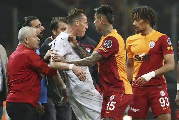 Galatasaray evinde dağıldı! Galatasaray 2-3 Sivasspor MAÇ SONUCU-ÖZET