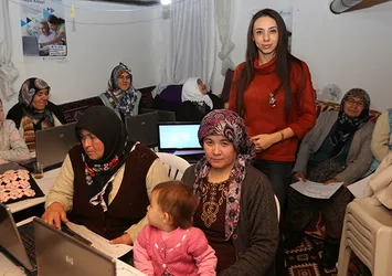 Köye 'gogle' geldi