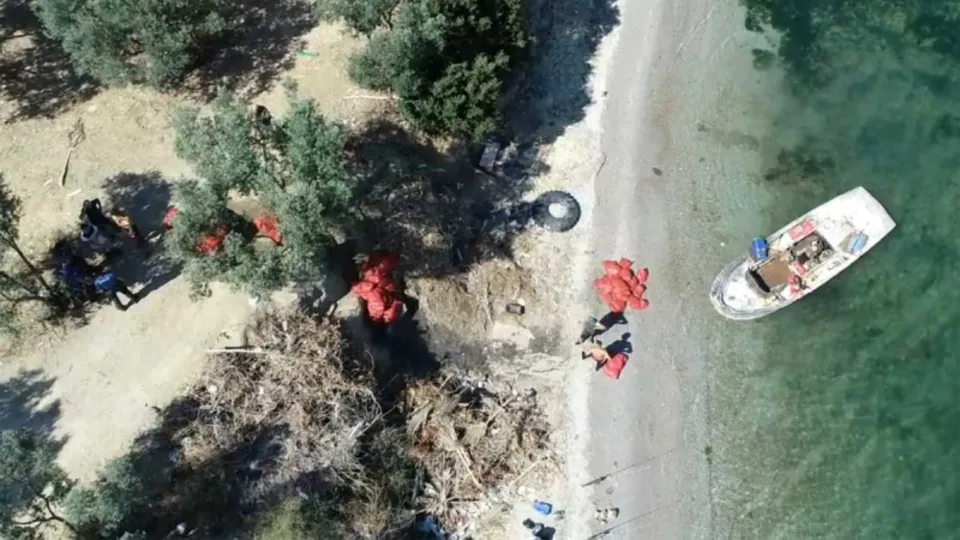 Gemlik Körfezi'nde 'drone' destekli kaçak midye operasyonu