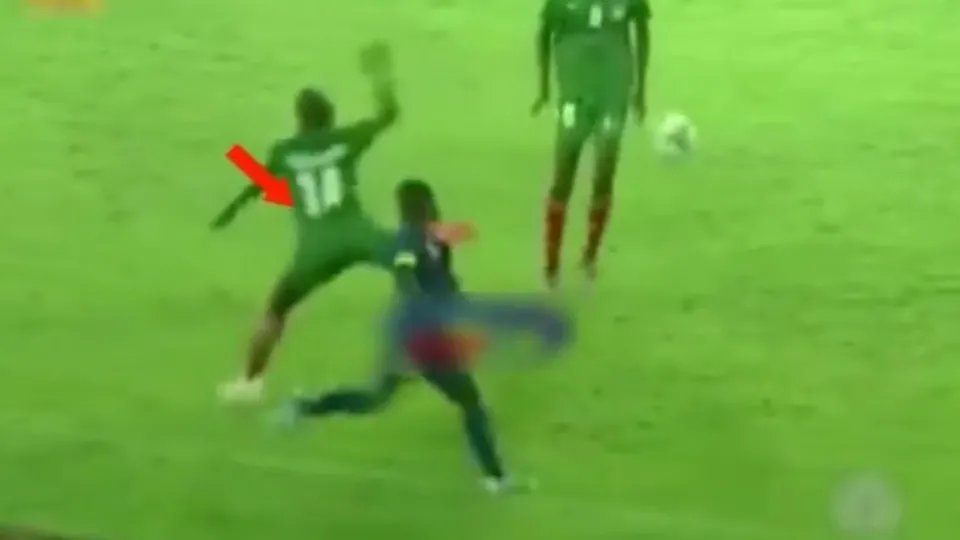 Tanzanya - Burundi maçında ölümcül tekme!