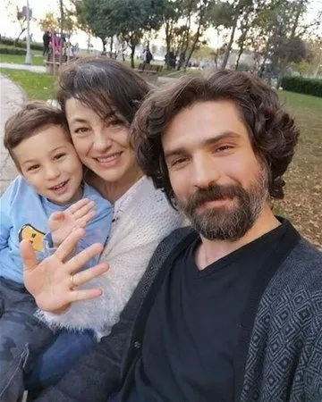 https://iaahbr.tmgrup.com.tr/3f5e52/0/0/0/0/0/0?u=https://itkv.tmgrup.com.tr/album/2018/12/03/unlu-isimlerin-esleri-ve-sevgilileri-1543826753467.jpg