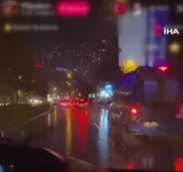 1671175419107.jpg İstanbul’da ambulans şoförünün yaptıkları şoke etti! Canlı canlı yayınladı - 1