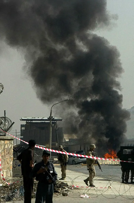 Taliban Sözcüsü Zabihullah Mücahid’ten Kabil Havalimanı’na yapılan saldırıya ilişkin flaş iddia: ABD askerleri sivilleri silahla vurarak öldürdü