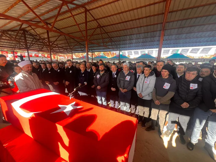 Türkiye şehitlerini uğurluyor! Tabutunun başında gözyaşları sel oldu | Bu acıya yürek dayanmaz