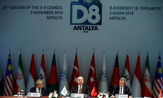Çavuşoğlu’ndan D-8 ülkelerine milli para çağrısı