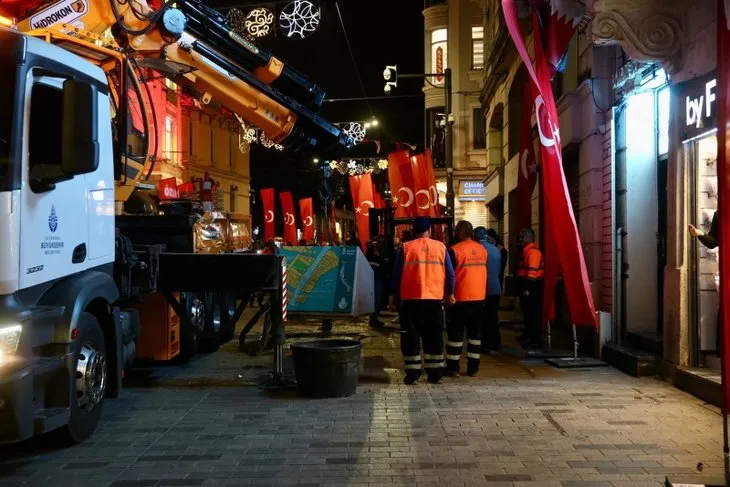 İstiklal Caddesi’ndeki patlama noktası çiçek bahçesine çevrildi! Beton saksı ve ağaçlar kaldırıldı