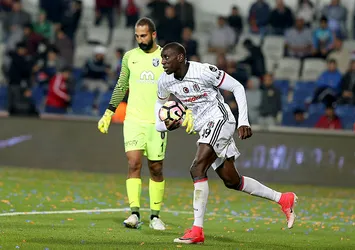 Demba Ba, Göztepe'ye transfer oldu