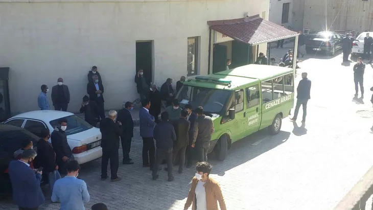 pkk-sehit-yildirim-demiri-vefa-grubunda-yer-aldigi-icin-tehdit-etmis-1589533210577.jpg Hain saldırıda şehit olmuştu! Yıldırım Demir'in PKK tarafından tehdit edildiği ortaya çıktı! - 3