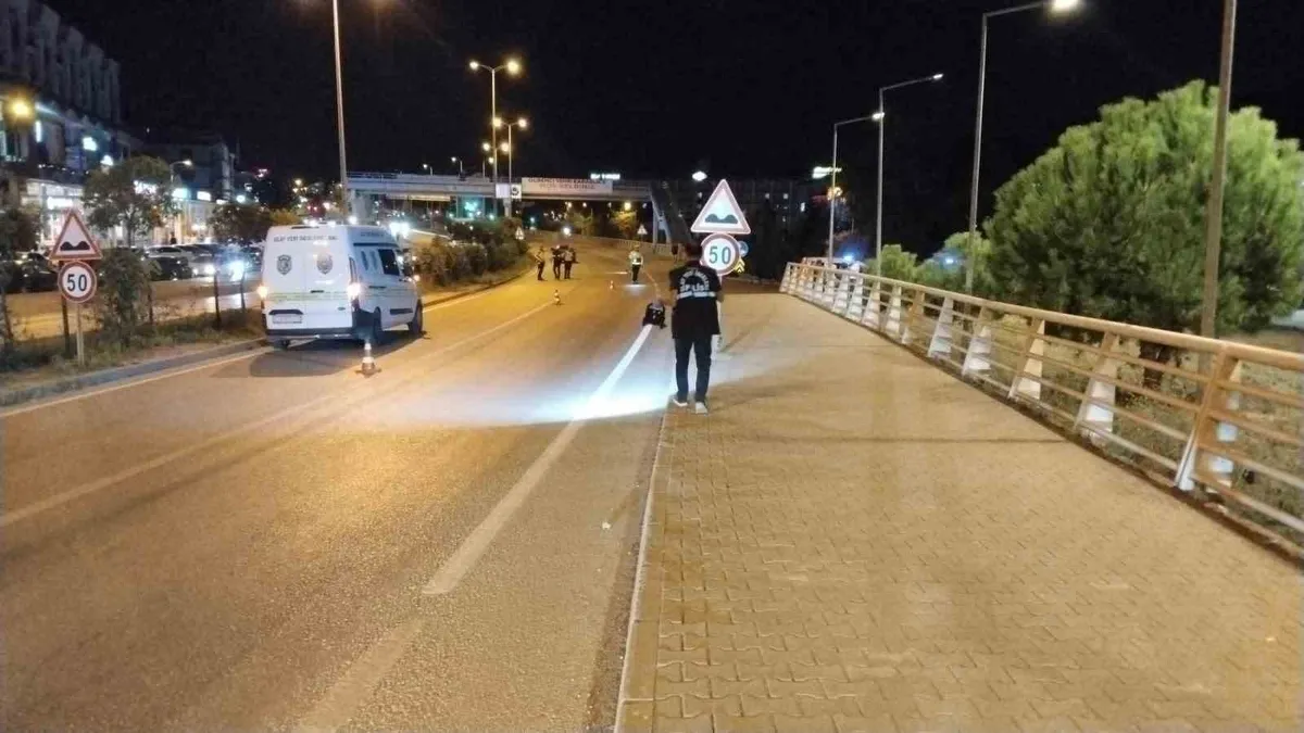 Karabük'te feci kaza! Yolun karşısına geçen çocuğa otomobil çarptı