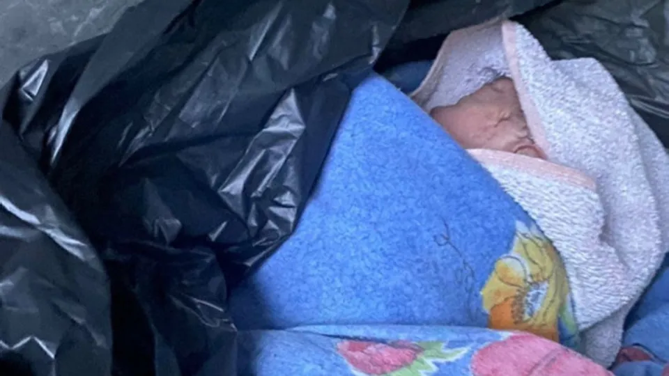 Beylikdüzü’nde vahşet! Çöp poşetine sarılı halde yeni doğmuş bir bebek bulundu | Bu nasıl vicdansızlık!