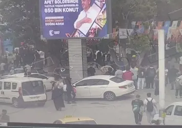 Gaziantep'te CHP'lilerin AK Parti otobüsüne saldırı anı görüntüleri ortaya çıktı! Başkan Erdoğan yaralılarla görüştü