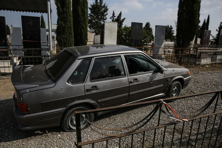 son-dakika-ermenistandan-kanli-saldiri-mezarlik-ziyaretindeki-sivilleri-vurdu-1602759037497.jpg Son dakika: Ermenistan'dan kanlı saldırı! Mezarlık ziyaretindeki sivilleri vurdu - 1
