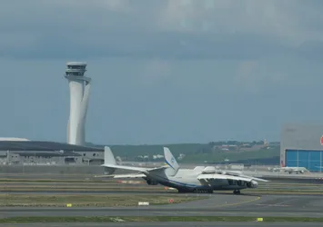 Dünyanın en büyük kargo uçağı Antonov AN225 İstanbul'da