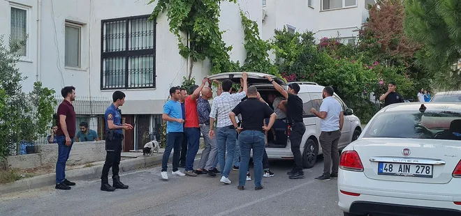 Eski eşini ve çocuklarını bıçakla rehin aldı! Polis ekipleri camdan içeri girerek etkisiz hale getirdi