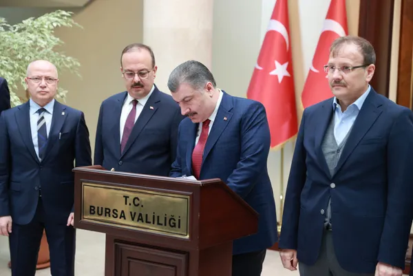saglik-bakani-fahrettin-koca-acikladi-kisitlamalar-kalkiyor-1650277464799.jpg Sağlık Bakanı Fahrettin Koca açıkladı! Kısıtlamalar kalkıyor mu? - 1
