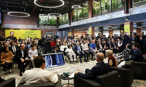 baskan-erdogandan-sanliurfadaki-genclerle-bulusma-programinda-flas-aciklamalar-1670177045786.jpg Başkan Erdoğan: Biz dünyaya değil artık dünya Türkiye'ye baksın - 13