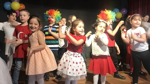 22 Nisan okullar tatil mi? 22 Nisan Cuma yarım gün mü olacak? 23 Nisan resmi tatili ne zaman başlıyor?